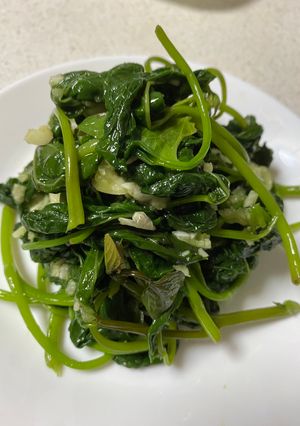 麻油香炒地瓜葉 的食譜成品照片