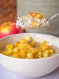 Porridge con manzana caramelizada