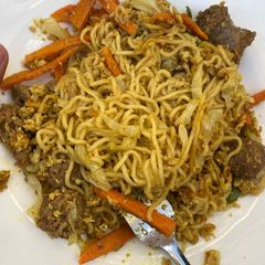 A picture of Stir fry noodles.