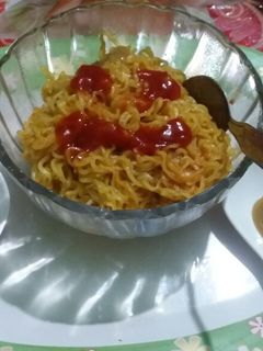 मैगी मसाला नूडल्स (Maggi masala noodles recipe in hindi) रेसिपी मुख्य फोटो