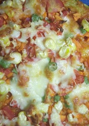 A picture of Maggi Pizza.