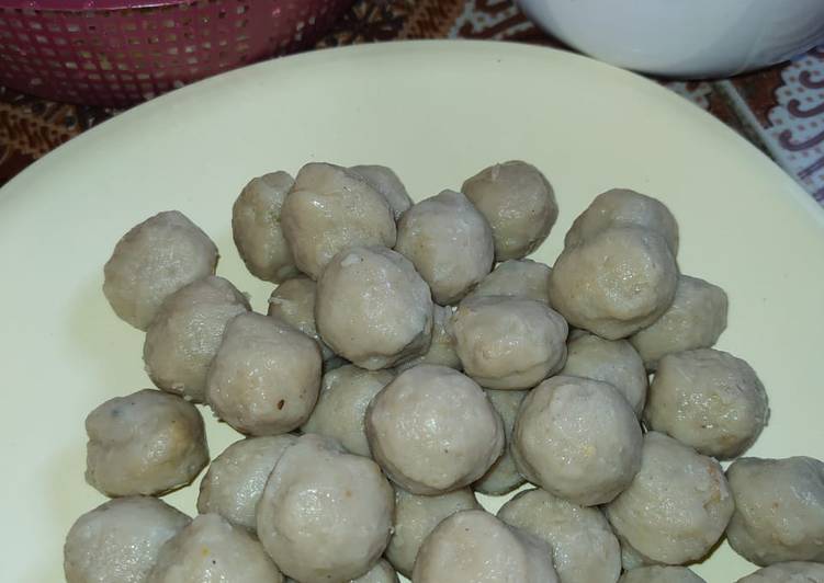 Resep Bakso Ayam Asli Gurih yang Enak
