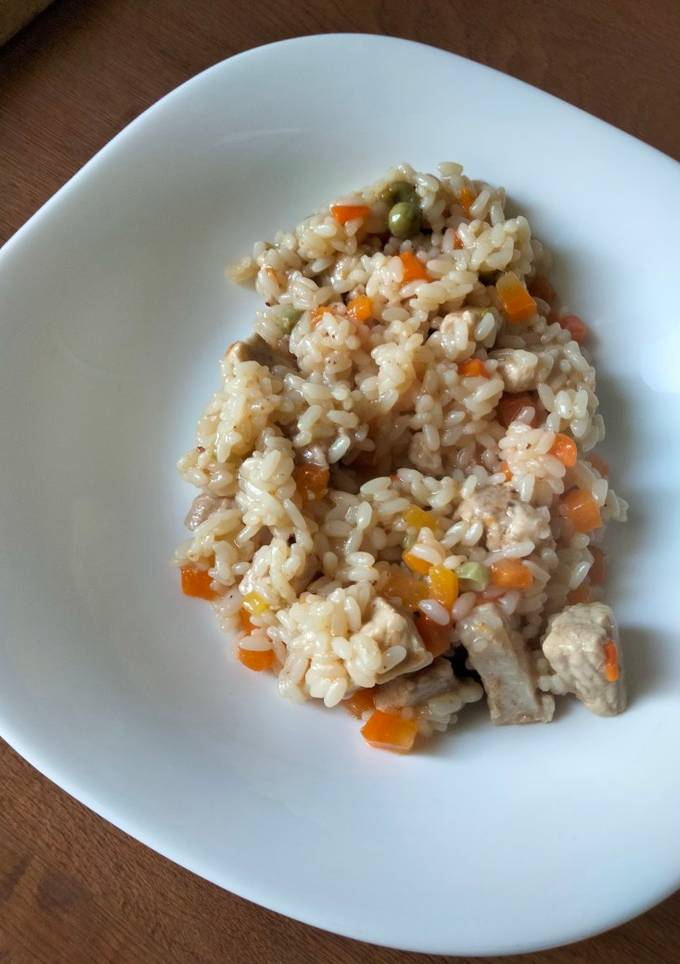 Рис з овочами і куркою