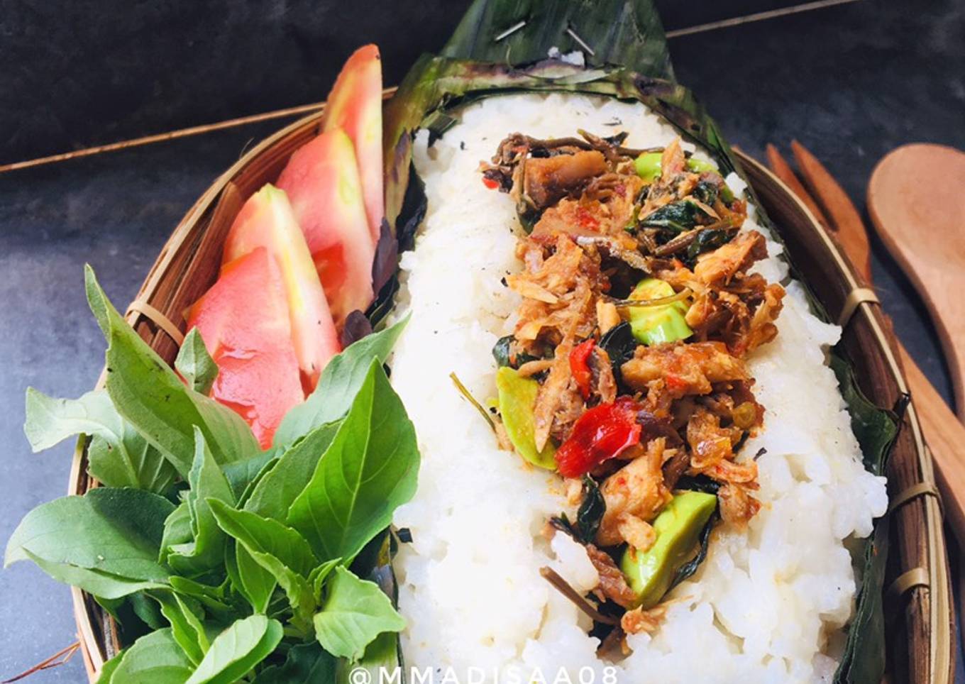 Nasi Bakar Tongkol Suwir Kemangi Pete