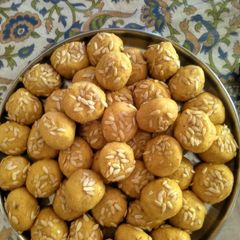 A picture of Besan laddu.