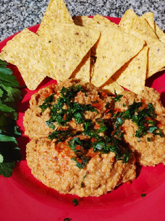 Una foto de Hummus de cayena