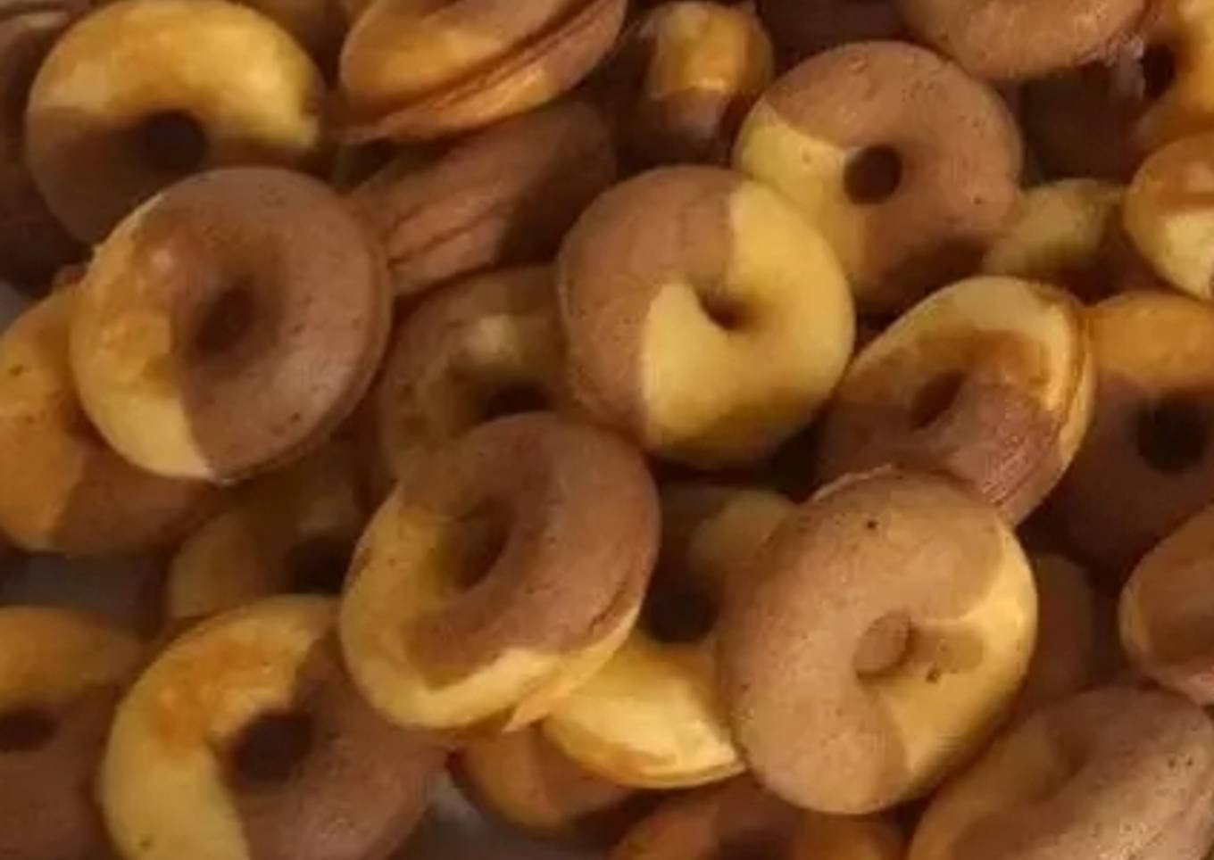 Marble donuts