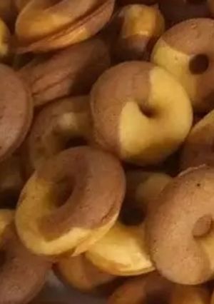 A picture of Marble donuts.
