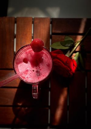 صورة لوصفة عصير فراولة بالشمندر 🍓
