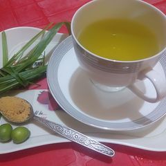 A picture of Fresh Lemongrass & Mint Tea.
