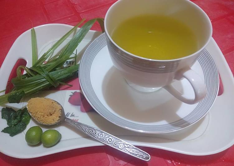 Fresh Lemongrass & Mint Tea