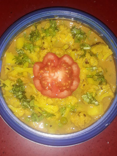 गोभी आलू मटर ग्रेवी वाली (Gobhi aloo matar gravy wali recipe in hindi) रेसिपी मुख्य फोटो