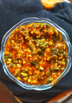 પાલક મુંગ દાળ (Palak Moong Dal Recipe In Gujarati) રેસીપી મુખ્ય ફોટો