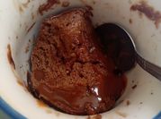 Una foto de mug cake al microondas