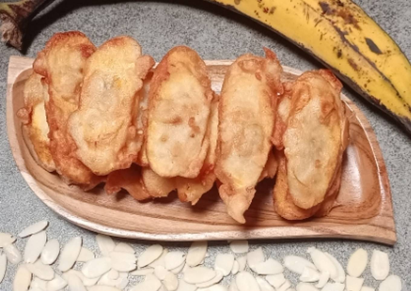 96. Pisang Goreng Almond Slice