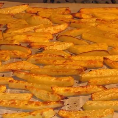 Batata frita no forno Receita por Cael Horta - Cookpad