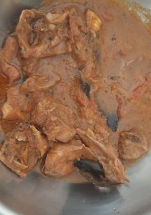 A picture of நாட்டு கோழி குழம்பு (Naattu kozhi kulambu recipe in tamil).