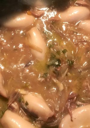 Una foto de Chipirones encebollado