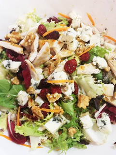 Una foto de Ensalada Fit de pollo y quinoa