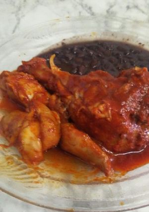 Una foto de Pollo enchilado