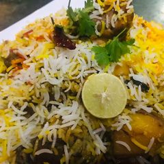 A picture of Chicken biryani.