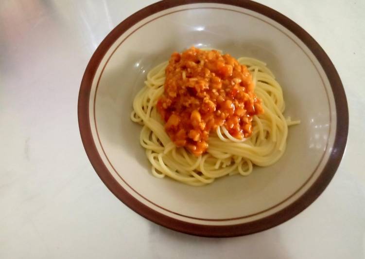 Langkah Mudah untuk Menyiapkan Spaghetti saus jamur yang Sempurna