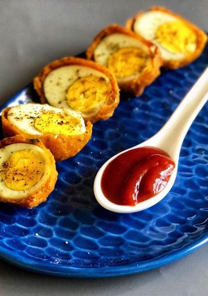 A picture of Egg pakoras.