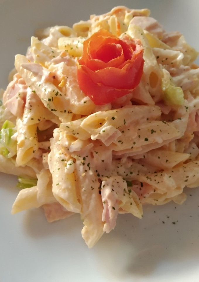 Una foto de Ensalada cocktail de plumas