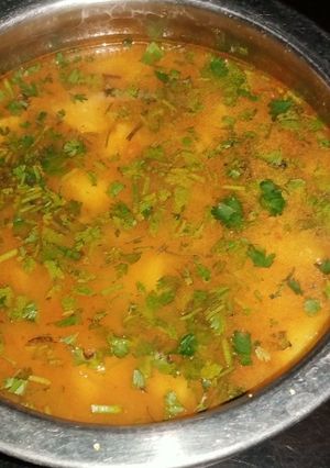 आलू की स्वादिष्ट सब्जी (Aloo ki sabzi recipe in hindi) रेसिपी मुख्य फोटो