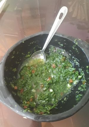 Una foto de Chimichurri, salsa para carne frita o asada