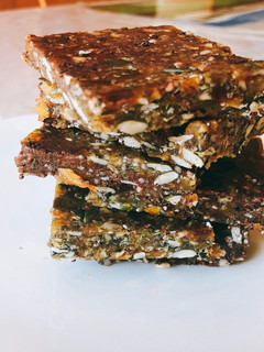 Φωτογραφία της συνταγής Chewy Chia Chocolate bars