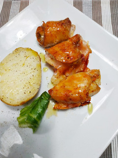 Una foto de Rollitos de pechuga de pollo con papas