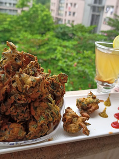 अरबी पत्ता पकौड़ा (Arbi patta pakora recipe in hindi) रेसिपी मुख्य फोटो