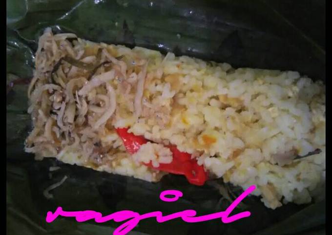 Resep Nasi bakar ikan teri tahu tempe oleh Rahma Anur - Cookpad