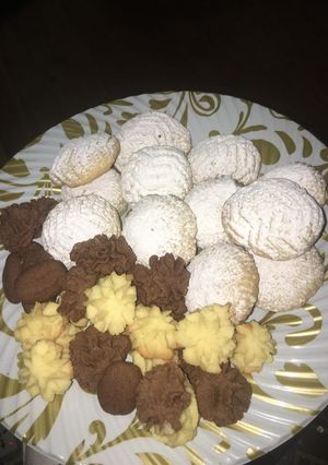 A picture of Kahk (Eid Cookies).
