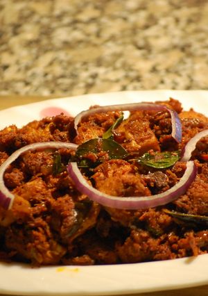 A picture of Chicken Roast/Kozhi Mulaku Perattu.