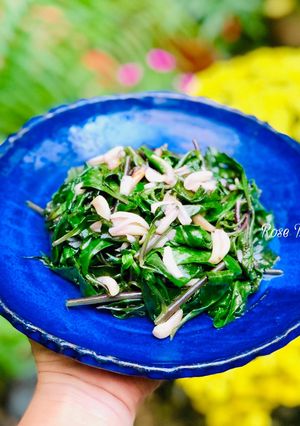 Hình của món Rau Rừng Tím Xào Tỏi.