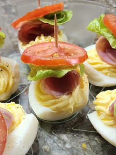 Una foto de 🎅🏻 Huevos rellenos diferentes 🥚