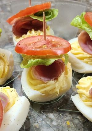 Una foto de 🎅🏻 Huevos rellenos diferentes 🥚
