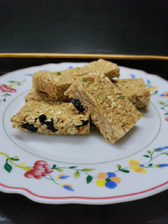 A picture of Oats Granola bar.
