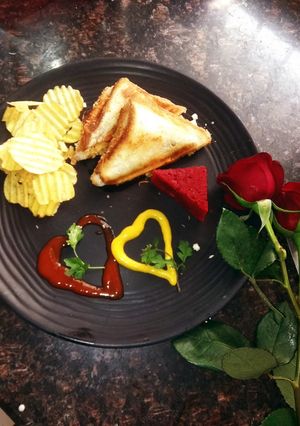 ग्रिल सैंडविच टोस्ट (Grill sandwich sauce recipe in Hindi) रेसिपी मुख्य फोटो