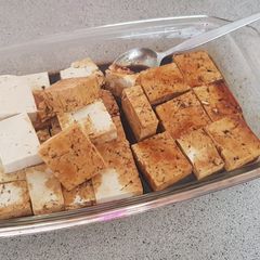 A picture of Teriyaki marinade.