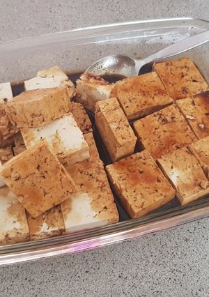 A picture of Teriyaki marinade.