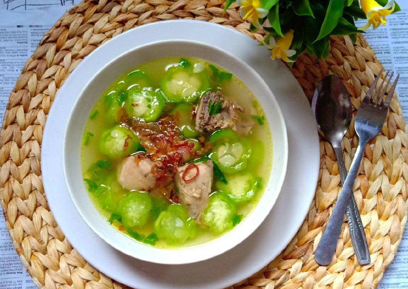 Sop ayam oyong/gambas