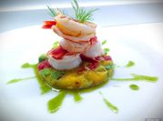 Una foto di olio al basilico