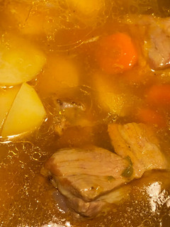 Una foto de Estofado de patatas con costillas al estilo Express