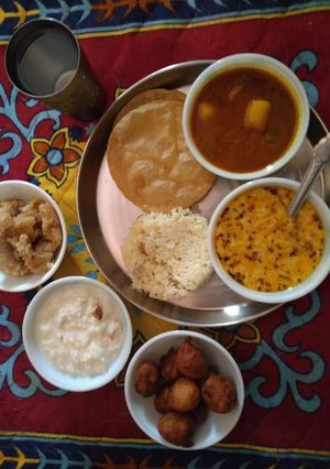 सात्विक तीज थाली (Satvik teej thali recipe in Hindi) रेसिपी मुख्य फोटो