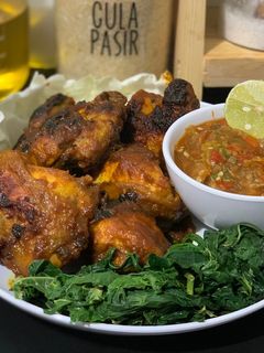 Foto resep Ayam Bakar Teflon & Sambel Tomat Terasi segar
