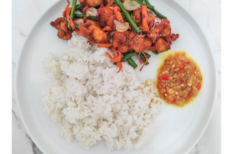 Cara Bikin Ayam Goreng Kunyit Istimewa