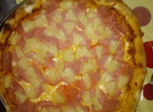 Foto principal de Pizza hawaiana a la piedra estilo Domino's